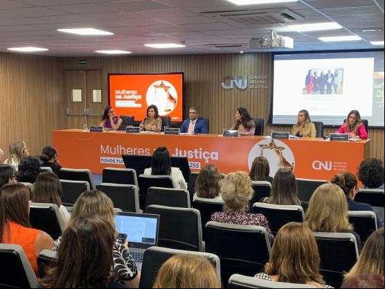 Coordenadora da Ajufe Mulheres destaca boas práticas da comissão em evento no CNJ
